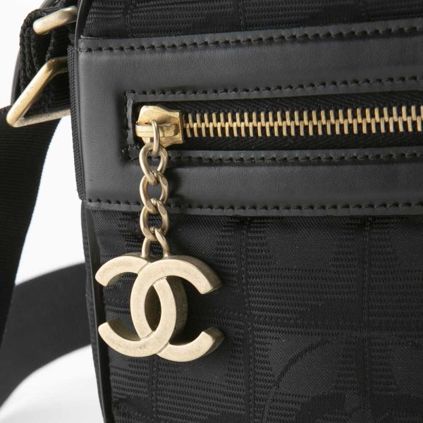 5 Chanel Shoulder Bag Travel Line Pochette