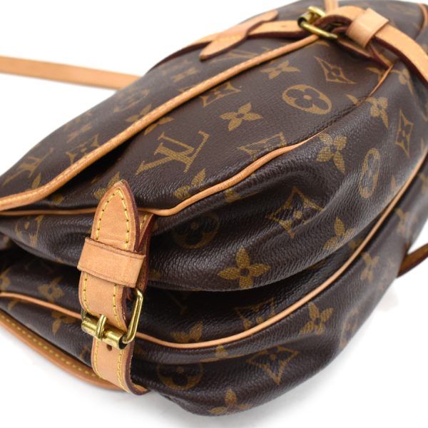 5 Louis Vuitton Saumur 30 Messenger Shoulder Bag