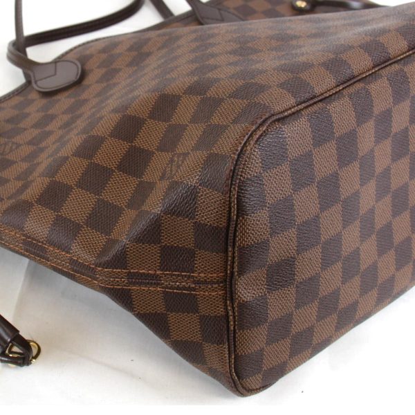 5 Louis Vuitton Neverfull MM Tote Bag Damier Canvas