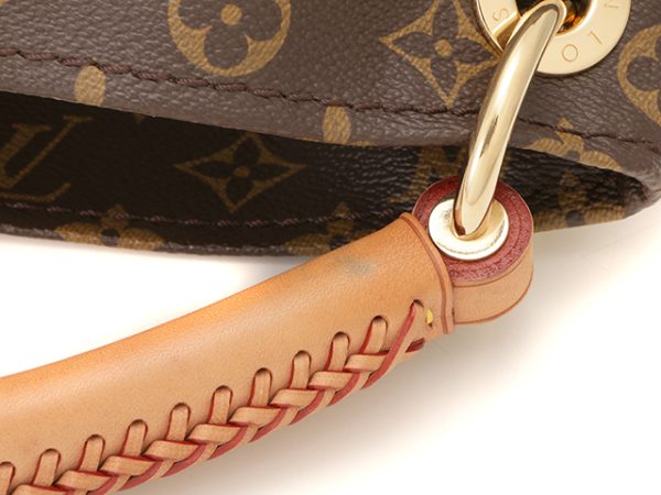 5 Louis Vuitton Artsy MM Monogram Handbag