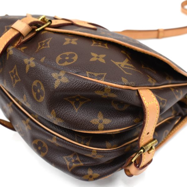 6 Louis Vuitton Saumur 30 Messenger Shoulder Bag