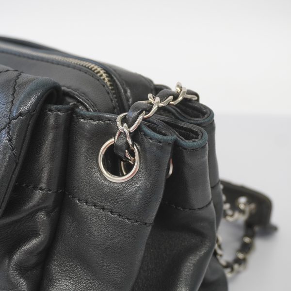 6 Chanel Shoulder Bag Matelasse Chain Shoulder Lambskin Black Silver Metal Fittings