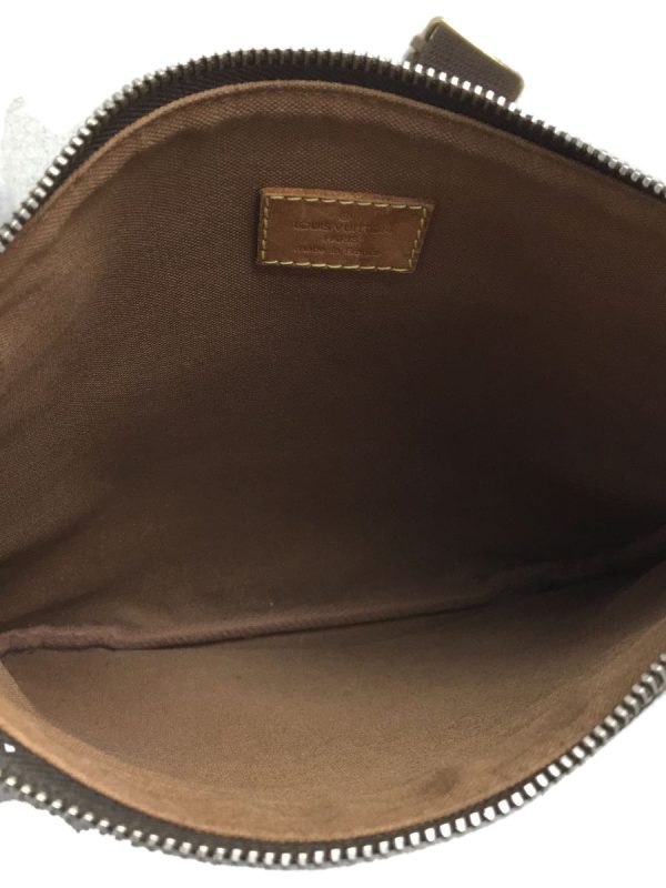 6 Louis Vuitton Pochette Bosphore Monogram