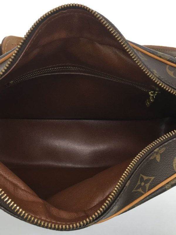 6 Louis Vuitton Boulogne Monogram Handbag