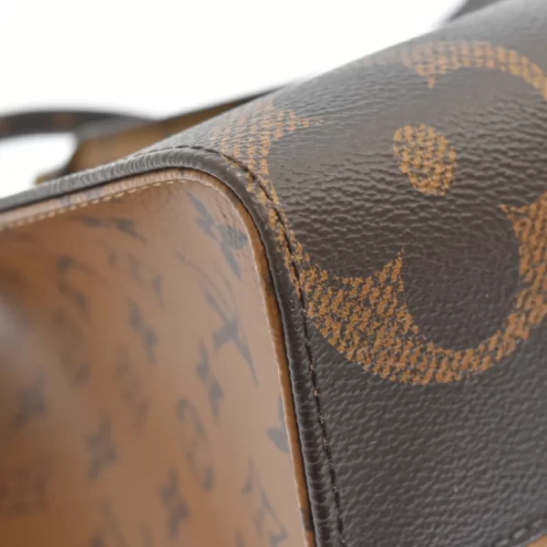 6 Louis Vuitton OntheGo MM Monogram Reverse Handbag