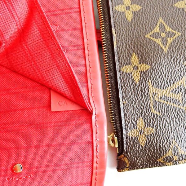 OLYMPUS DIGITAL CAMERA Louis Vuitton Monogram Neverfull MM Totem Tote Bag