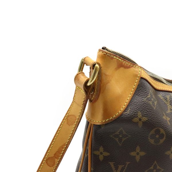 7 Louis Vuitton Monogram Odeon MM Shoulder Bag