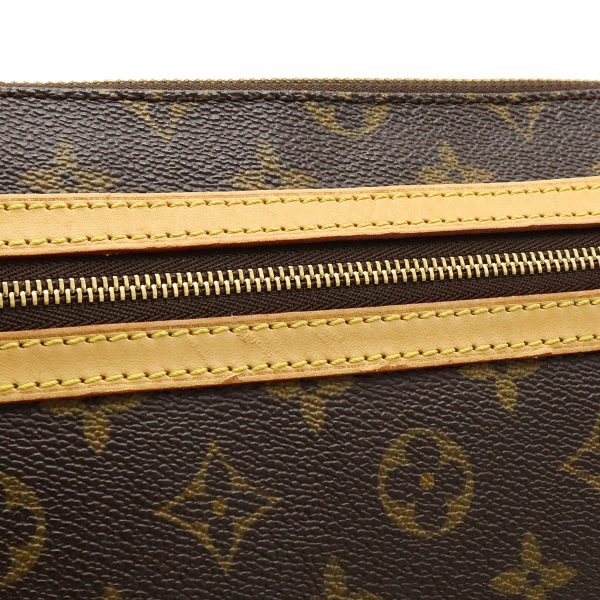 8 Louis Vuitton Pochette Bosphore Shoulder Bag