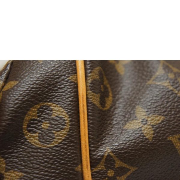 8 Louis Vuitton Totally MM Monogram