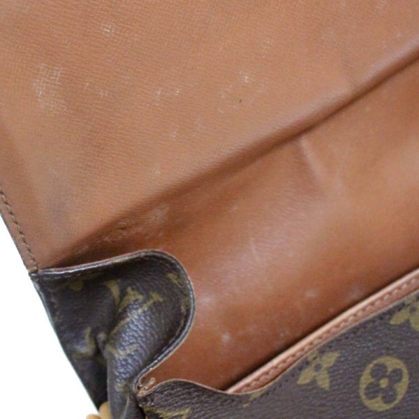 8 Louis Vuitton Monogram Shoulder Bag