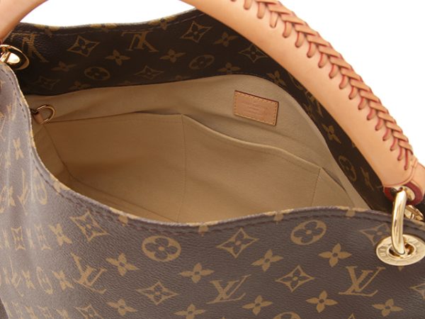 8 Louis Vuitton Artsy MM Monogram Handbag