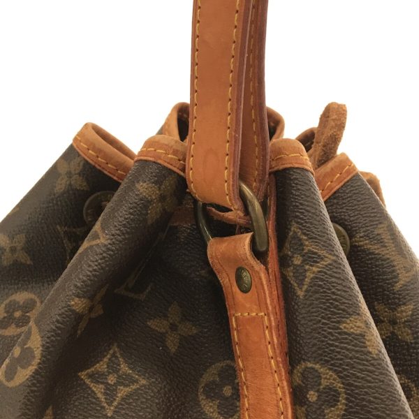 8 Louis Vuitton Petit Noe Shoulder Bag In Monogram Canvas