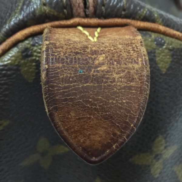 8 Louis Vuitton Speedy 30 Monogram Handbag