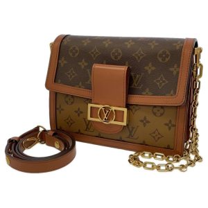 8610409 01 Louis Vuitton Voyage Clutch Black Monogram Mens