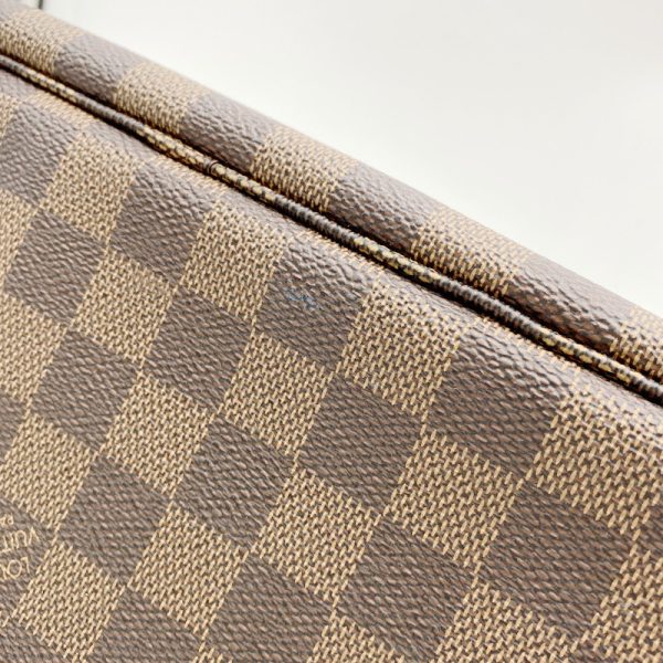 9 Louis Vuitton Damier Neverfull MM Hand Bag