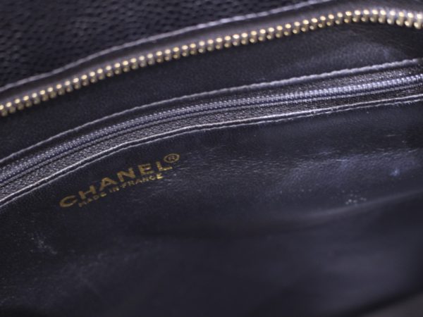 9 Chanel Caviar Skin Black Gold Metal Fittings Tote Bag