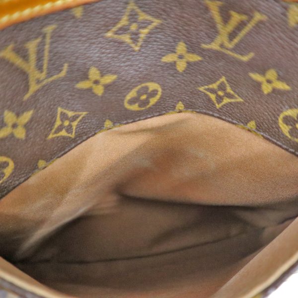 9 Louis Vuitton Odeon MM Monogram Canvas Brown