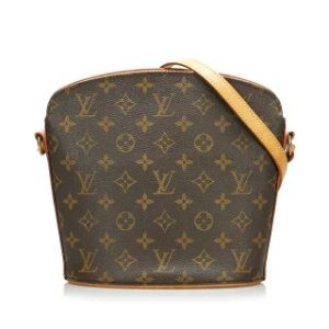 download 1 Gucci GG Canvas Shoulder Bag Brown