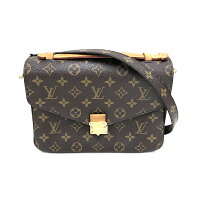 p11596 1 Gucci Gg Supreme Shoulder Bag Brown