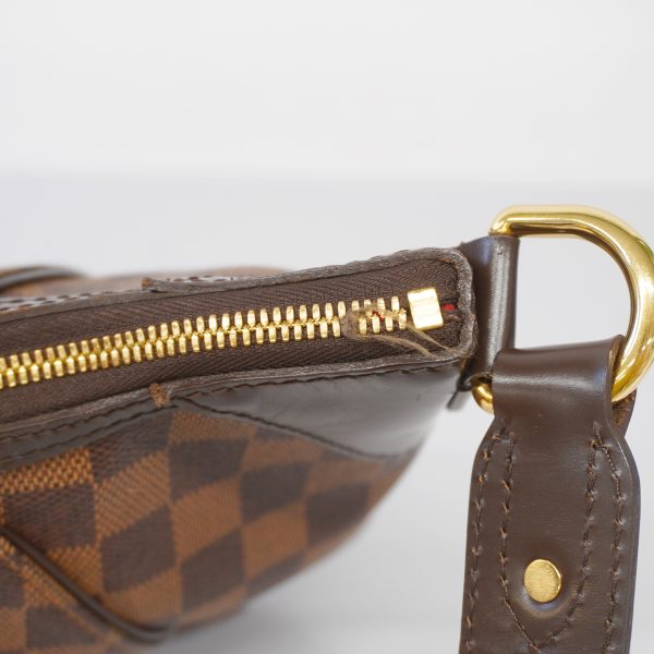 12 Louis Vuitton Shoulder Bag Damier Thames PM