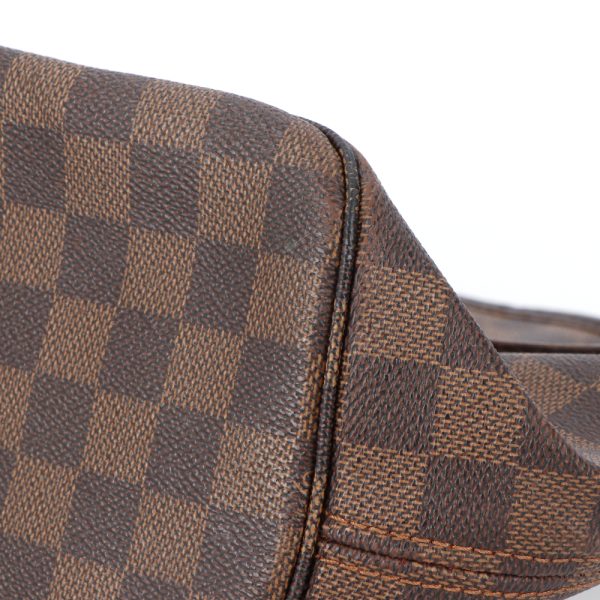 14 Louis Vuitton Neverfull MM Tote Bag