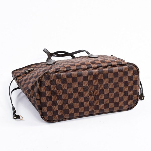 14 Louis Vuitton Neverfull MM Tote Bag Damier