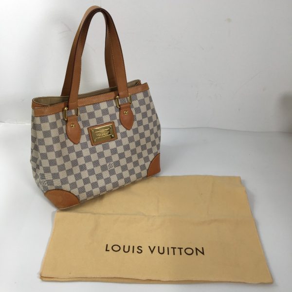 18 Louis Vuitton Hampstead PM Shoulder Bag Damier Azur Canvas White