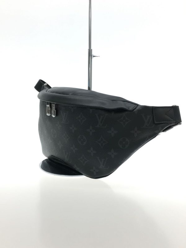 2338971283718 02 Louis Vuitton Discovery Monogram Eclipse Bum Bag