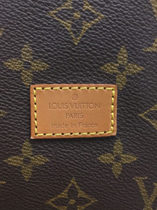 3 Louis Vuitton Saumur 30 Monogram Brown