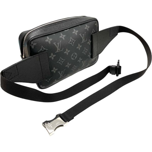 4 Louis Vuitton Bum Bag Taiga Lama Body Bag