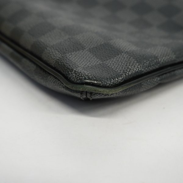 6 Louis Vuitton Shoulder Bag Damier Graphite Thomas