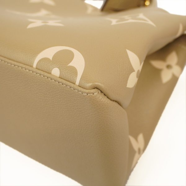 6 Louis Vuitton Monogram Emplant Petit Palais PM Creme