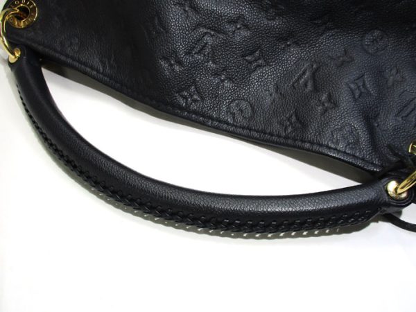 6 Louis Vuitton Artsy MM Hobo Implant Infini Black