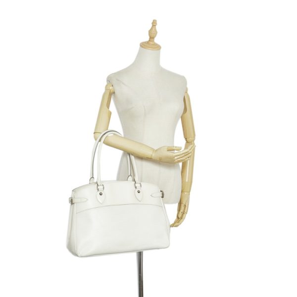 7 Louis Vuitton Epi Passy GM Tote Bag Yvoire White Leather