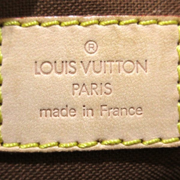 7 Louis Vuitton Pochette Bosphore Shoulder Bag Monogram Canvas