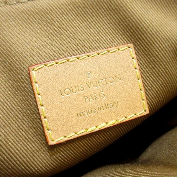 7 Louis Vuitton Utility Crossbody Shoulder Bag Monogram Canvas