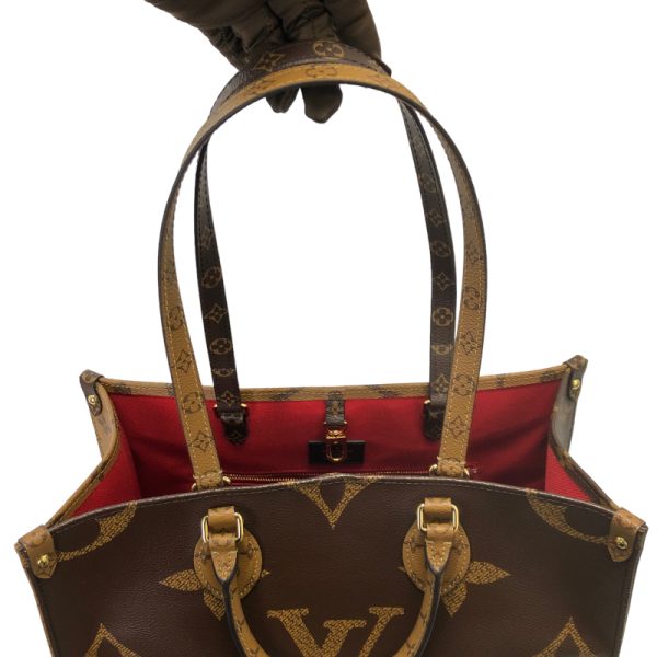 7 Louis Vuitton On The Go MM Monogram Giant Reverse Handbag