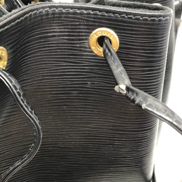 8 Louis Vuitton Epi Petit Noe Shoulder Bag