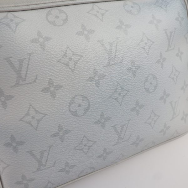 8 Louis Vuitton Outdoor Messenger PM Shoulder Bag