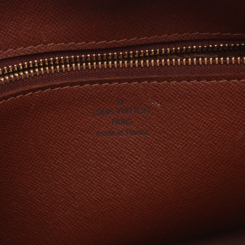 Louis Vuitton Marly Dragonne Monogram Clutch Bag - Image 3