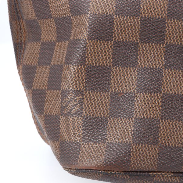 9 Louis Vuitton Neverfull MM Tote Bag