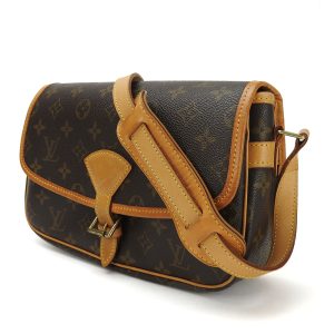 b a22419 2 Louis Vuitton Vavin PM Shoulder Bag Beige