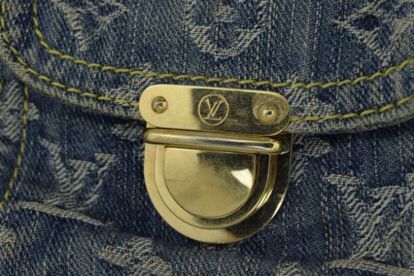 imgrc0100813266 Louis Vuitton Monogram Denim Baggy GM Shoulder Bag