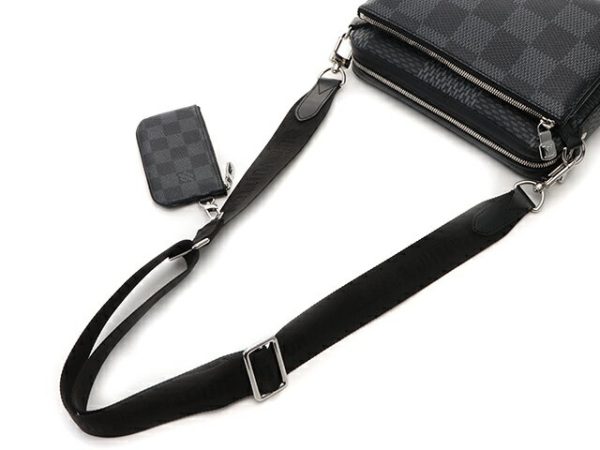 imgrc0100863960 Louis Vuitton Messenger Damier Graphite 3D Shoulder Bag