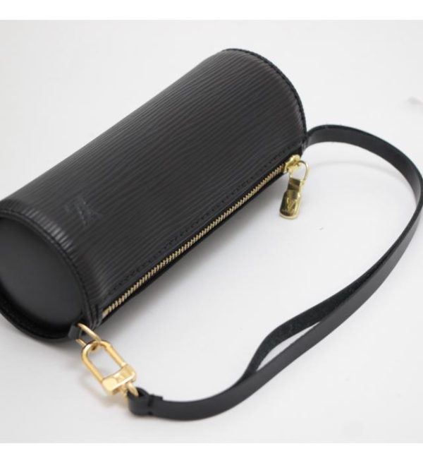 061126 02 Louis Vuitton Epi Sufro Handbag Black Pouch