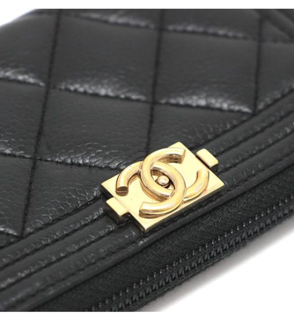 061608 02 Chanel Boy Round Fastener Compact Wallet Soft Caviar Black