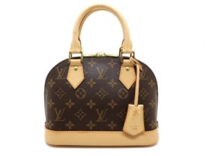 1 GUCCI GG Marmont Quilted Leather Shoulder Bag Black Ivory