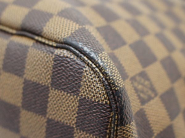 10 Louis Vuitton Neverfull MM Tote Bag Damier