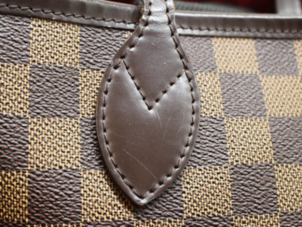 11 Louis Vuitton Neverfull MM Tote Bag Damier