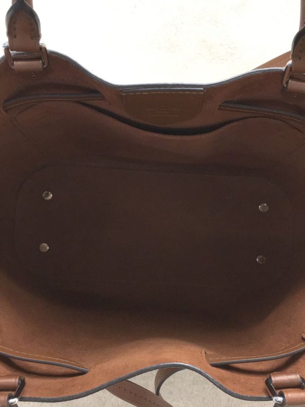 12 Louis Vuitton Tote Bag leather